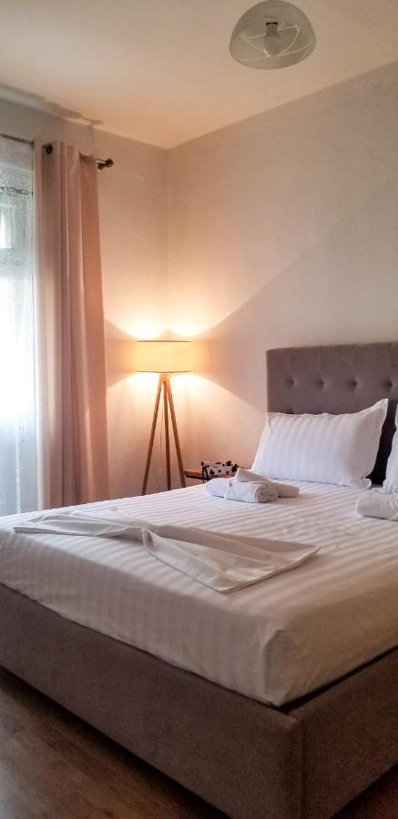 Spacious And Cozy Apartment - Ajia Apartment Tiranë Eksteriør bilde